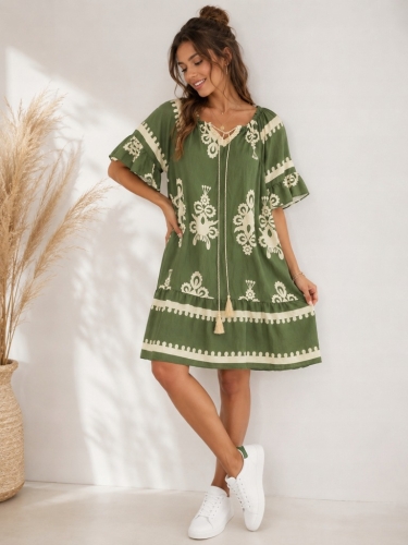 Sukienka Boho Z Falbanką Zwiewna na Upał Prosta haft wzór Zielona