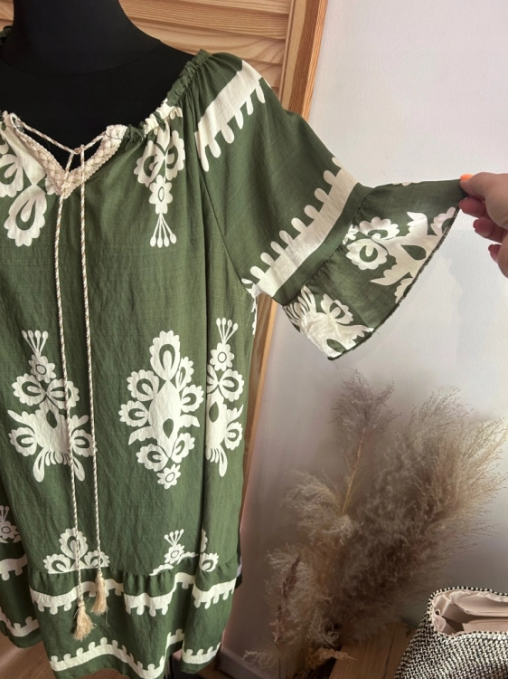 Sukienka Boho Z Falbanką Zwiewna na Upał Prosta haft wzór Zielona