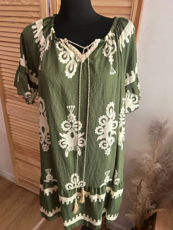 Sukienka Boho Z Falbanką Zwiewna na Upał Prosta haft wzór Zielona
