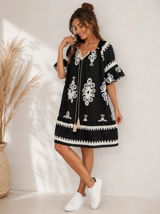 Sukienka Boho Z Falbanką Zwiewna na Upał Prosta haft wzór Czarna