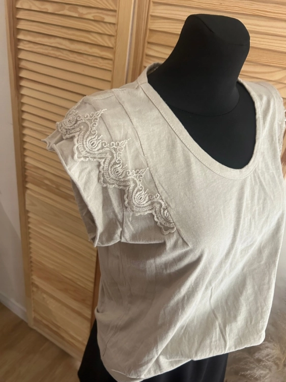 Bluzka damska bawełniana Letnia Tshirt Z koronką Romantyczna Beżowa Jasna