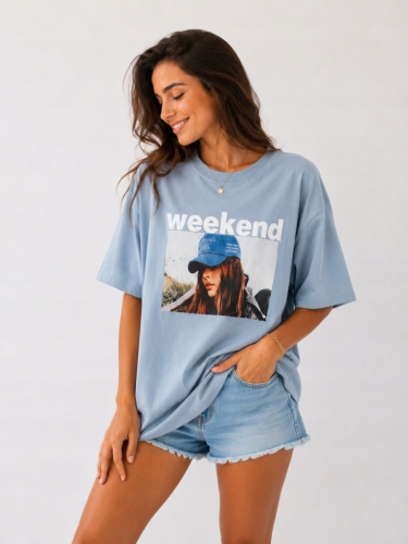 Koszulka damska Masełkowa Luźna Oversize z Nadrukiem Weekend Niebieska