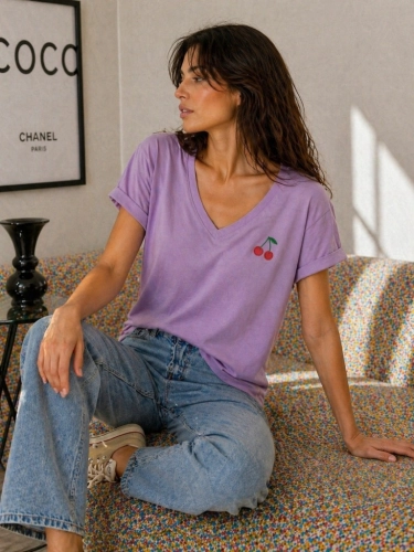 Koszulka damska T-Shirt MOTION z wisienkami serek klasyczna Fioletowa