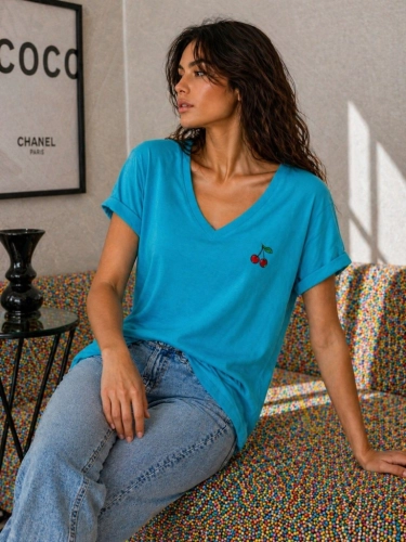 Koszulka damska T-Shirt MOTION z wisienkami serek klasyczna Turkusowa
