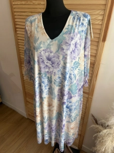 Sukienka z siateczki w kwiaty zwiewna luźna oversize Plus Size Liliowa