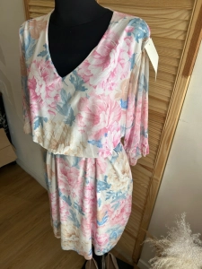 Sukienka z siateczki w kwiaty zwiewna luźna oversize Plus Size Różowa