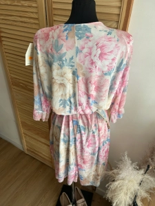 Sukienka z siateczki w kwiaty zwiewna luźna oversize Plus Size Różowa