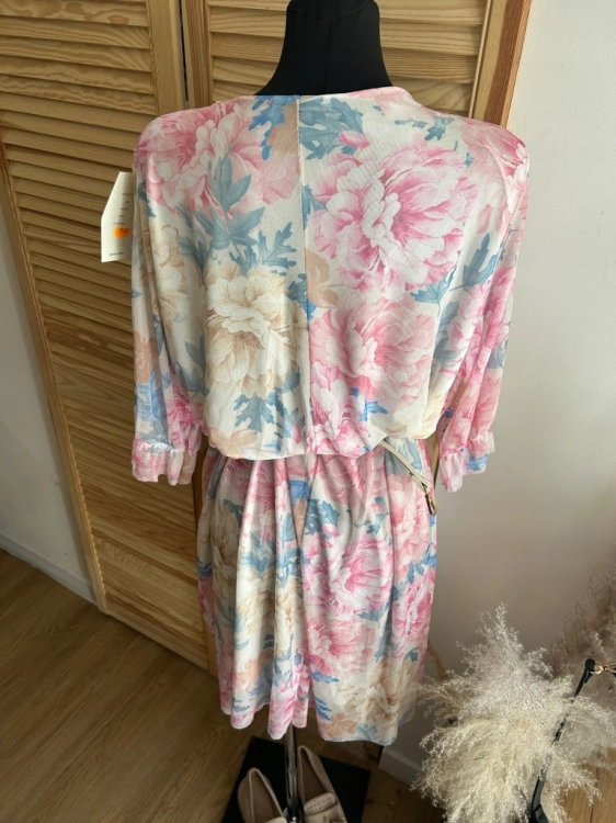 Sukienka z siateczki w kwiaty zwiewna luźna oversize Plus Size Różowa