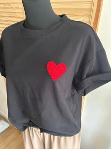 Bluzka Koszulka damska T-Shirt z Serduszkiem Serce Bawełniana Czarna