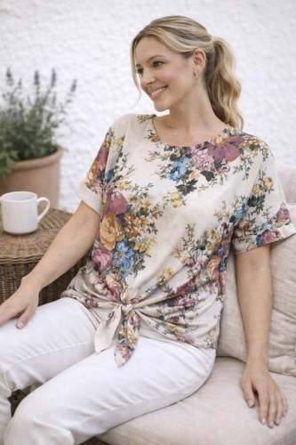 Bluzka damska w kwiaty z wiązaniem Lekka i zwiewna Boho