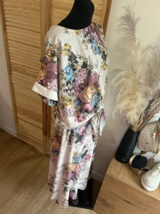 Bluzka damska w kwiaty z wiązaniem Lekka i zwiewna Boho