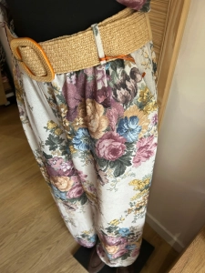 Zwiewne spodnie w kwiaty lejące Szeroka Nogawka Boho z paskiem