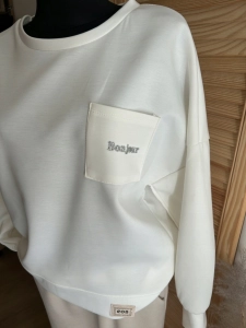 Bluza damska Bonjour z kieszonką klasyczna miękka biała