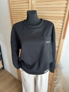 Bluza damska Bonjour z kieszonką klasyczna miękka czarna