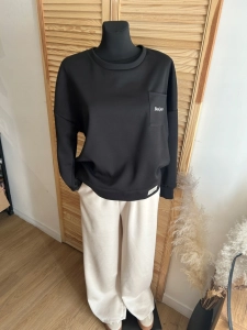 Bluza damska Bonjour z kieszonką klasyczna miękka czarna