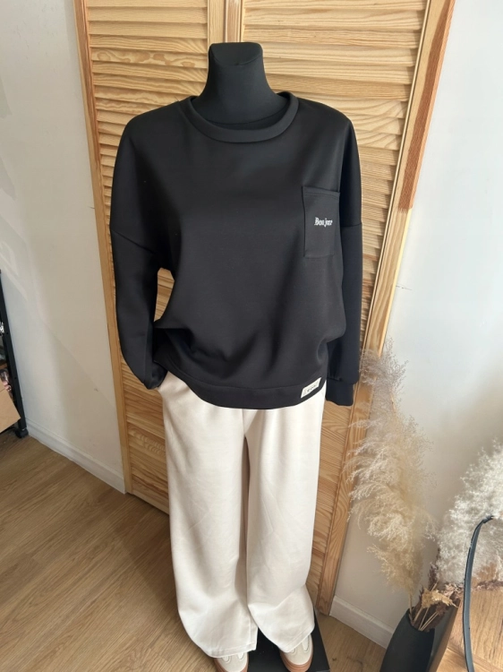 Bluza damska Bonjour z kieszonką klasyczna miękka czarna