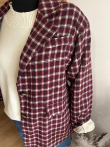 Marynarka damska w kratę stylowa casual i elegancka bordowa