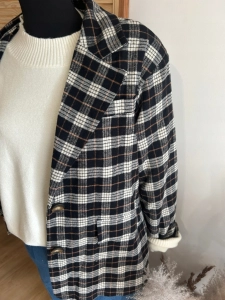 Marynarka damska w kratę stylowa casual i elegancka czarna