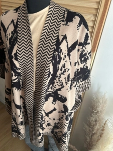 Narzutka kimono damskie kardigan wzór zebra oversize beżowy