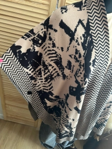 Narzutka kimono damskie kardigan wzór zebra oversize beżowy