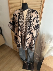 Narzutka kimono damskie kardigan wzór zebra oversize beżowy