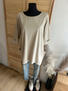 Bluzka damska oversize Megi plus size asymetryczna z kieszonkami beżowa