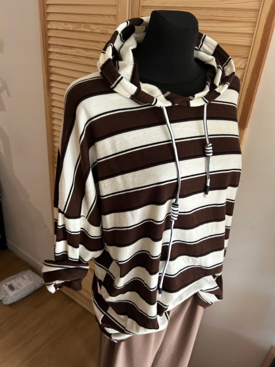 Bluza damska w paski z kapturem sportowa miękka lekka brąz czekoladowy