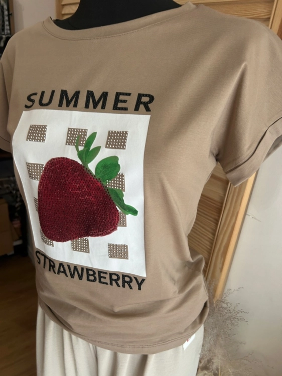 Koszulka damska MEGI Truskawka modny i wygodny basic Tshirt Beżowa S/m