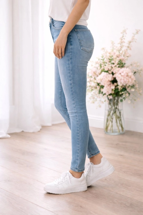 Jeansy damskie Push Up Skinny Fit Elastyczne komfort jasne niebieskie